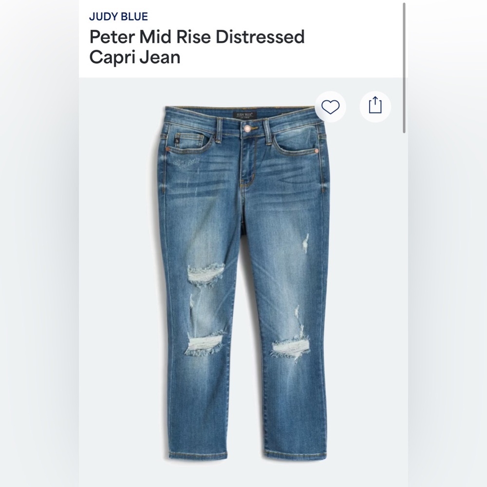 Judy Blue Mid Rise Distressed Capri Jean